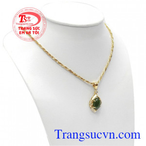 Nephrite là mang lại nhiều may mắn, sức khỏe cho người. Bộ dây nephrite hoàng gia