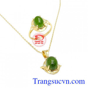 Bộ trang sức nepherite nữ hoàng là một thiết kế mới với kiểu dáng tinh tế và độc đáo.