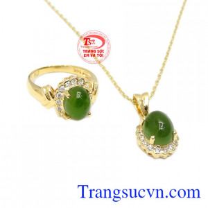 Bộ trang sức đá quý hợp mệnh, thích hợp làm quà tặng phong thủy.