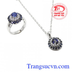 Bộ dây chuyền sapphire đẹp là sản phẩm đẹp được nhiều người ưa thích