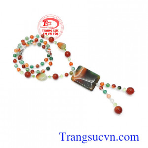 Chuỗi cổ đeo sang trọng, phù hợp nhiều phong cách thời trang
