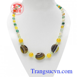 Chuỗi cổ mã não cát khí là viên đá nhiều quyền năng nhất giúp hộ thể bảo vệ chống lại tà khí, âm khí và ma quỷ, bảo vệ bạn bình an, tránh xui rủi