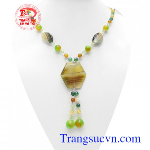 Chuỗi cổ mã não đẳng cấp kiểu dáng thời trang, sang trọng và quý phái