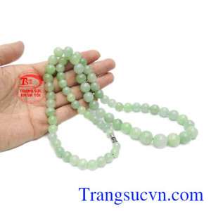 Ngọc cẩm thạch là một loại ngọc quý được biết đến từ rất lâu, tường dùng cho các vua quan, người có địa vị cao quý.