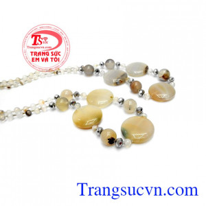 Chuỗi cổ mã não xinh xắn
