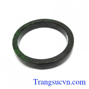 Vòng ngọc cẩm thạch là sản phẩm mang lại nhiều may mắn, sức khỏe, hạnh phúc cho người đeo