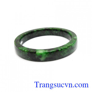 Vòng ngọc đại lộc là sản phẩm ngọc cẩm thạch đẹp với đường vân đá đẹp