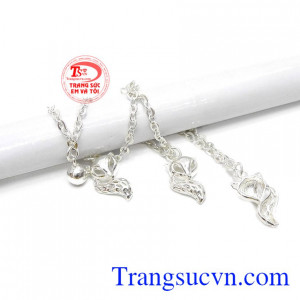 Hình hồ ly được làm cách tinh xảo và đẹp mắt.