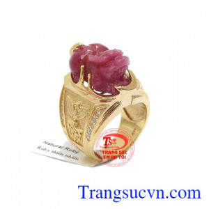 Nhẫn nam tỳ hưu ruby may mắn là sản phẩm nhẫn nam được thiết kế theo công nghệ 3D, kiểu sáng sang trọng, thời trang