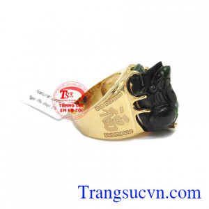 Tỳ hưu thu hút tài lộc là biểu tượng may mắn trong công việc kinh doanh, buôn bán