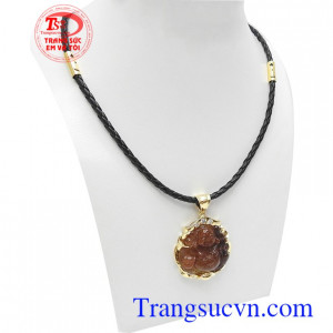 Đeo bộ dây chuyền Di Lặc thạch anh tóc thiên nhiên bên người sẽ đem lại hạnh phúc, vui vẻ và an nhiên trong cuộc sống