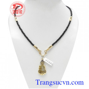 Bộ dây phật Quan Âm an nhiên bền đẹp, chất lượng, với mặt dây thạch anh tóc bọc vàng sang trọng, tinh tế