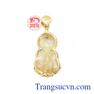 Mặt dây phật bà hoa sen được thiết kế mới lạ và đẹp mắt.