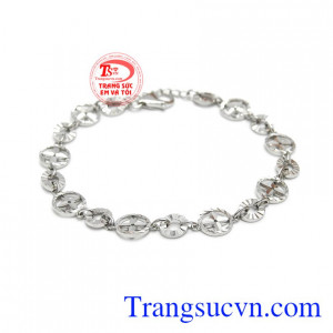 Lắc tay nữ đẹp vàng trắng được nhập khẩu từ Hàn Quốc.