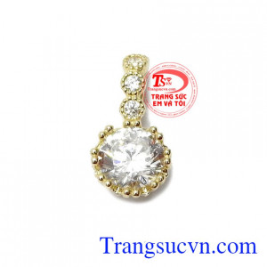 Mặt dây chuyền tình yêu là sản phẩm mặt dây xinh xắn, kiểu dáng thanh lịch, độc đáo