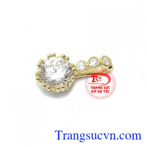 Mặt dây chuyền tình yêu dễ dàng kết hợp với các loại dây chuyền