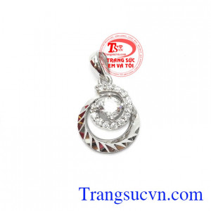 Mặt dây chuyền vàng trắng đẹp là sản phẩm đẹp được thiết kế thanh lịch và xinh xắn