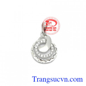 Mặt dây chuyền vàng trắng tinh tế là sản phẩm mặt dây chuyền đẹp được sản xuất theo công nghệ mới của Hàn Quốc