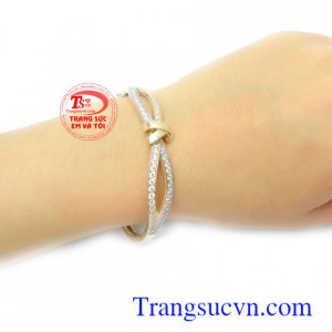 Vòng tay đeo đẹp, phù hợp phong cách mới