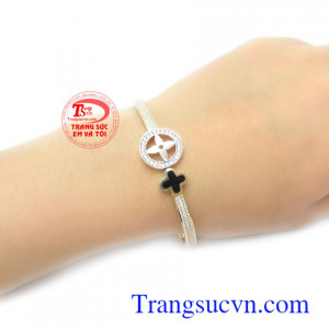 Vòng tay vàng tây phù hợp thị hiếu phái đẹp