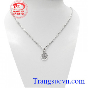 Bộ dây chuyền vàng trắng đẹp là sản phẩm vàng trắng sang trọng, tinh tế được các bạn gái ưa thích.