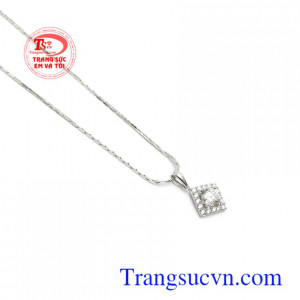 Mặt dây vàng trắng dịu dàng nhập khẩu sang trọng, quý phái, phù hợp nhiều kiểu dáng dây chuyền khác nhau