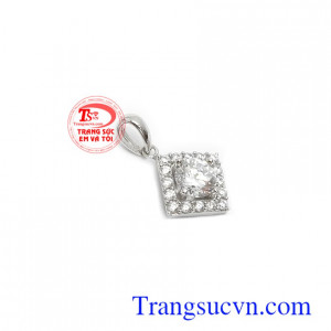 Mặt dây vàng trắng dịu dàng được chế tác từ vàng 10k