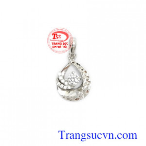 Mặt dây chuyền vàng trắng dễ thương là sản phẩm mặt dây chuyền được các bạn nữ ưa thích với kiểu dáng xinh xắn, dễ thương