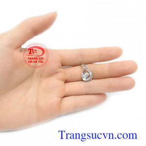 Mặt dây chuyền nữ đính đá phù hợp thời trang và thị hiếu phái đẹp
