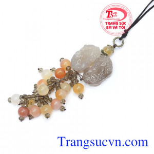 Tương truyền tỳ hưu mang lại nhiều may mắn về tài lọc, sức khỏe, công danh cho người đeo