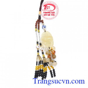 Móc treo ô tô may mắn là sản phẩm đá mã não thiên nhiên được chế tác thủ công đẹp, sang trọng