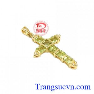 Sản phẩm chế tác từ peridot thiên nhiên, thích hợp làm quà tặng cho người phụ nữ của bạn.