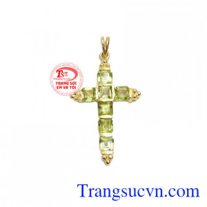 Mặt dây thánh giá peridot phong cách