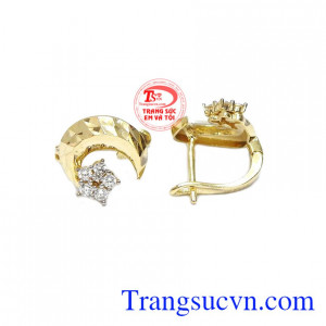 Với thiết kế mới lạ, tinh tế mang đến cho người phụ nữ một sản phẩm xinh xắn.