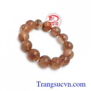 Chuỗi tay thạch anh tóc 14 ly may mắn trong phong thủy chứa nguồn năng lượng dồi dào, có tác dụng mang lại bình an, may mắn và tài lộc cho người đeo