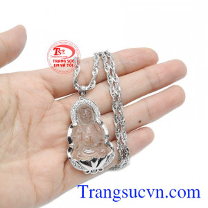 Trang sức đá quý phong thủy thích hợp làm quà tặng trong những dịp đặc biệt.