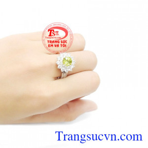 Sản phẩm Nhẫn Peridot được khách hàng bình chọn nhiều năm uy tín trên thị trường trong và ngoài nước