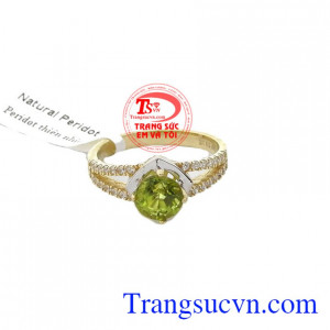 Nhẫn peridot hạnh phúc được các bạn nữ ưa thích