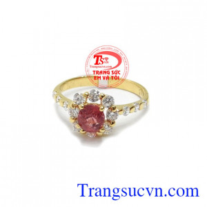 Nhẫn nữ spinel tự nhiên