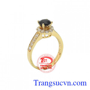 Nhẫn nữ sapphire nữ hoàng là sản phẩm nhẫn nữ sapphire thiên nhiên, có giấy kiểm định đá quý