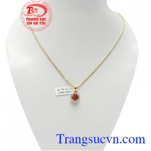 Đá spinel thiên nhiên màn năng lượng tốt mang lại nhiều may mắn, sức khỏe cho người đeo. Bộ dây chuyền spinel tự nhiên, giao hàng nhanh trên toàn quốc.