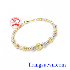 Vòng tay vàng Ý 10k tinh tế kiểu dáng sang trọng, thời trang và tinh tế là dòng sản phẩm được phái đẹp đặc biệt ưa chuộng