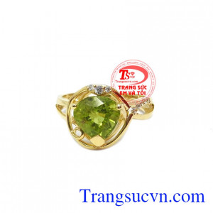 Đá peridot tượng trưng cho sức sống và niềm hi vọng