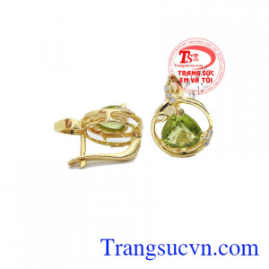 Đá peridot mang biểu tượng của tình yêu, sự may mắn và sức khỏe