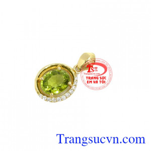  Đá peridot thiên nhiên mang lại nhiều may mắn, sức khỏe cho người đeo