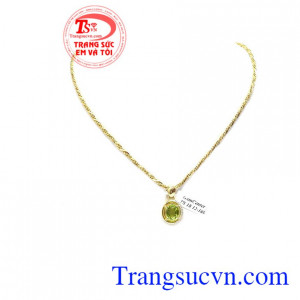 Đá peridot là biểu thượng của tình yêu, hạnh phúc