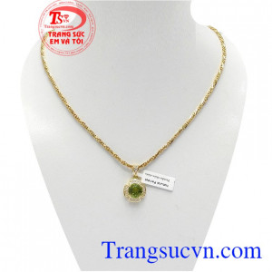 Đá peridot thiên nhiên, có giấy kiểm định mang lại nhiều may mắn, sức khỏe cho người đeo