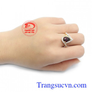 Mọi người thường dùng sản phẩm có đính đá Granat với lời chúc thêm sung túc, bình an và may mắn