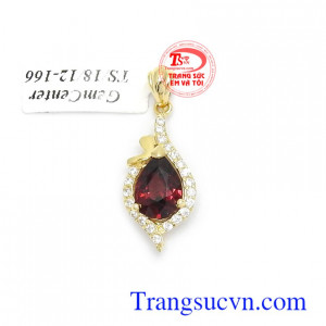 Mặt dây chuyền Granat sang trọng vàng 14k bền đẹp, chất lượng, phù hợp nhiều loại dây chuyền khác nhau