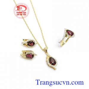 Bộ trang sức nữ đá Granat đeo sang trọng, thời trang và phong thủy